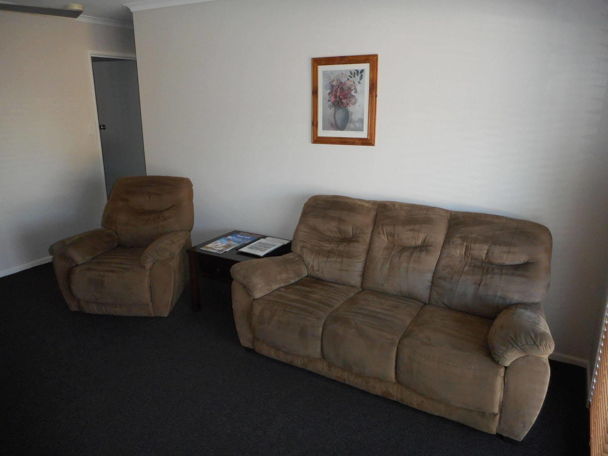 Hervey Bay Colonial Lodge Torquay Екстер'єр фото